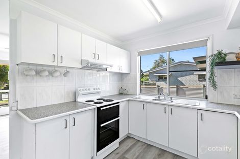 Property photo of 665 Boat Harbour Drive Urangan QLD 4655