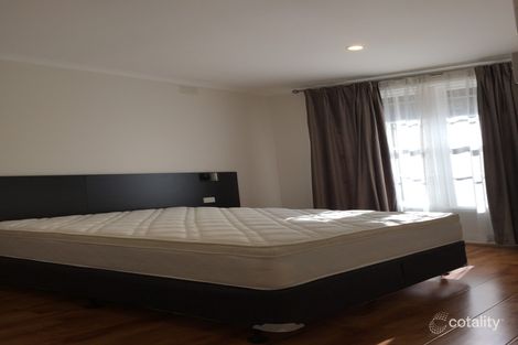 Property photo of 2/596 High Street Road Glen Waverley VIC 3150