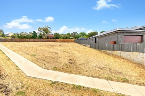 Property photo of 51 Riversdale Crescent Darley VIC 3340