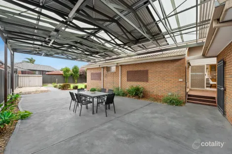 Property photo of 10 Francis Walton Road Mill Park VIC 3082