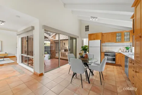 Property photo of 10 Francis Walton Road Mill Park VIC 3082