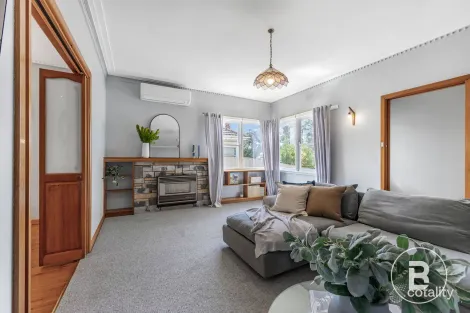 Property photo of 31 Prefect Street Wendouree VIC 3355