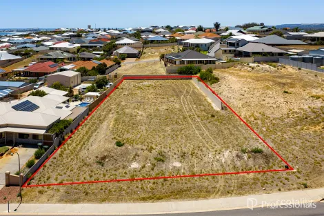 Property photo of 17 Eakins Crescent Wandina WA 6530