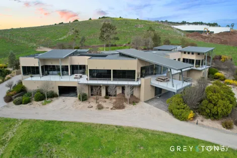100 Moore Rd, Sunbury, VIC 3429