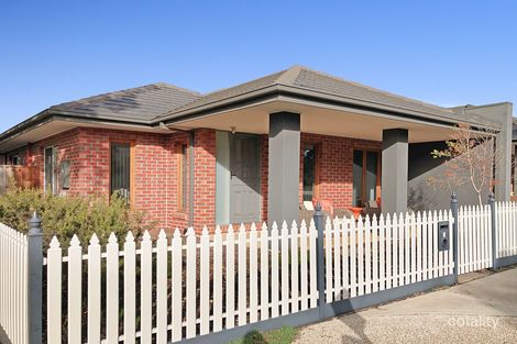 Property photo of 1 Castlemaine Walk Eynesbury VIC 3338