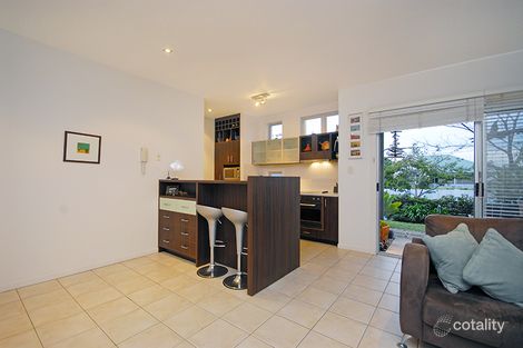 Property photo of 2/57 Shakespeare Street Coorparoo QLD 4151
