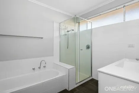 Property photo of 11 Mountbatten Street Grovedale VIC 3216