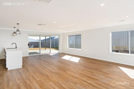 Property photo of 97 Bradman Drive Boorooma NSW 2650