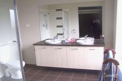 Property photo of 31 Mallee Circuit Pakenham VIC 3810