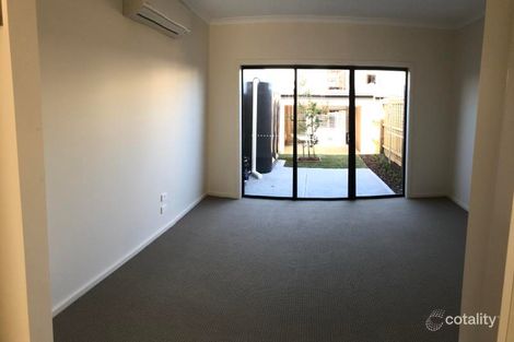 Property photo of 92 Queen Circuit Sunshine VIC 3020