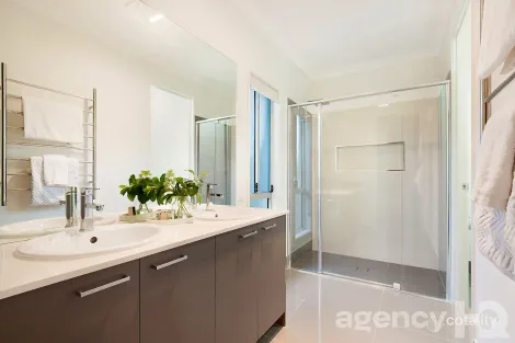 Property photo of 28 Ardee Place Logan Village QLD 4207