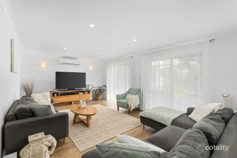 Property photo of 178 Ocean View Drive Wamberal NSW 2260