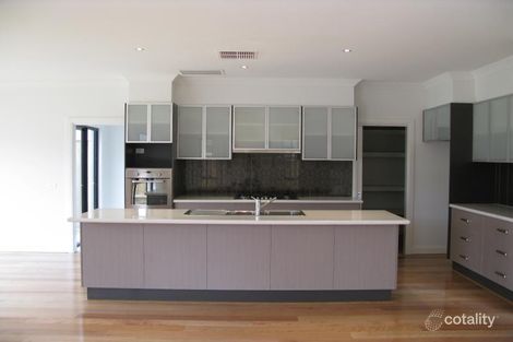 Property photo of 12 Canberra Avenue Berwick VIC 3806