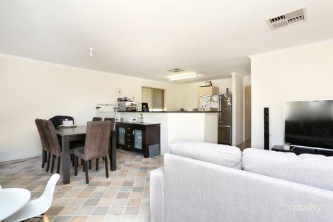 Property photo of 19 Cairns Crescent Riverton SA 5412