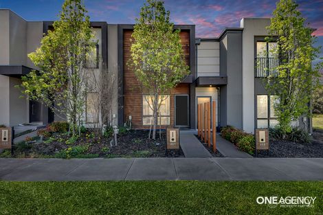 201 Waterhaven Bvd, Point Cook, VIC 3030