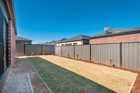 Property photo of 483 Grand Boulevard Craigieburn VIC 3064