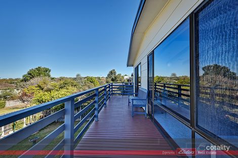 30 Lakeside Dr, Lake Tyers Beach, VIC 3909