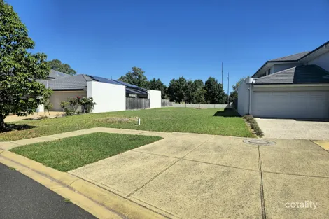 9 Waterside Cct, Sandhurst, VIC 3977