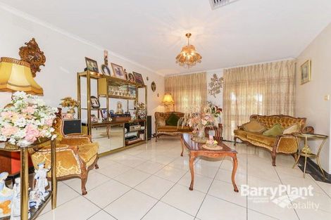 Property photo of 2 Neasham Drive Dandenong North VIC 3175