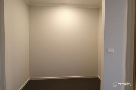Property photo of 27 Rathdowne Drive Mickleham VIC 3064