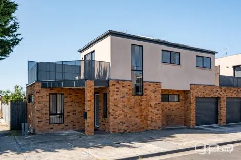 2a Regent St, Hadfield, VIC 3046