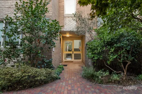 Property photo of 10/11 Grandview Grove Hawthorn East VIC 3123