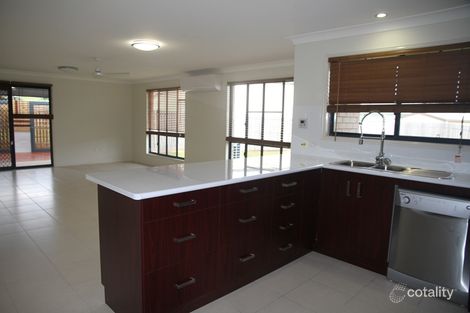 Property photo of 8 Seashell Court Lammermoor QLD 4703