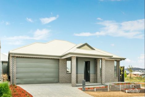 Property photo of 27 Heazlett Street Googong NSW 2620