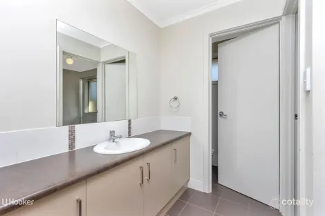 Property photo of 4 Days Drive Munno Para West SA 5115