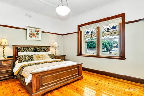 Property photo of 28 Wallace Crescent Strathmore VIC 3041