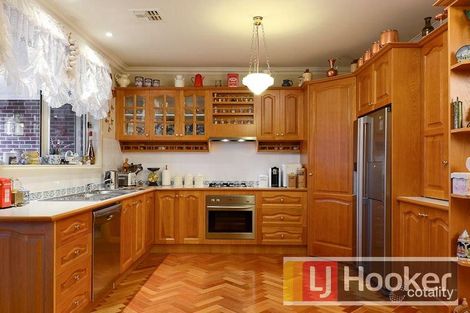 Property photo of 13 Nightingale Crescent Berwick VIC 3806