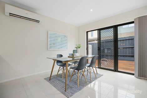 Property photo of 1/3 Mossfield Avenue Ferntree Gully VIC 3156