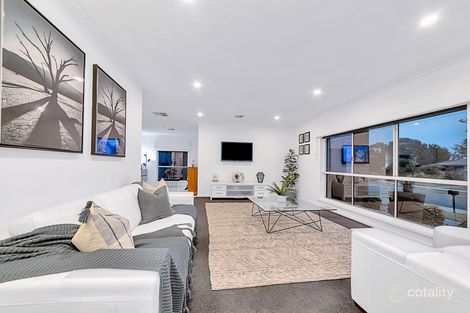 Property photo of 8 Toirram Crescent Cranbourne VIC 3977