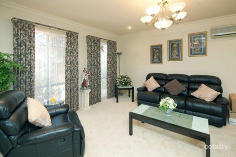 Property photo of 107 Montbrae Circuit Narre Warren North VIC 3804