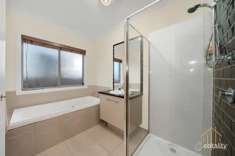 Property photo of 22 Black Gum Crescent Cranbourne West VIC 3977