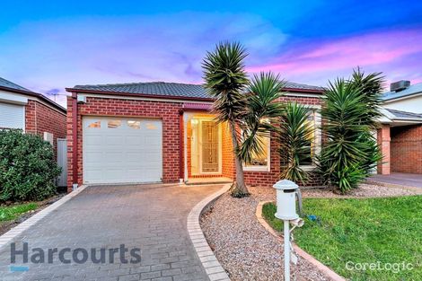 Property photo of 11 Yendon Close Caroline Springs VIC 3023