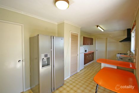 Property photo of 10 Correa Place Endeavour Hills VIC 3802