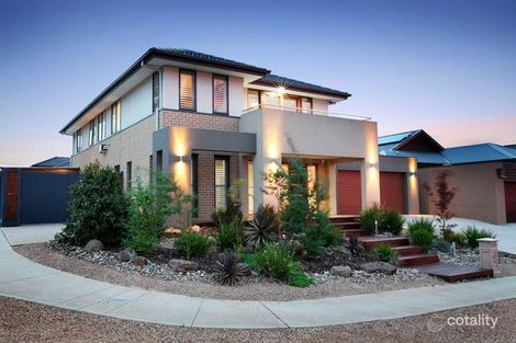 Property photo of 15 Barrington Circuit Caroline Springs VIC 3023