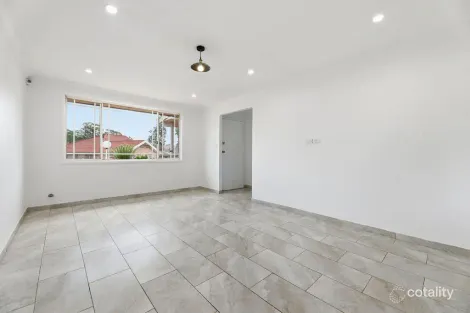 Property photo of 27 Haywood Close Wetherill Park NSW 2164