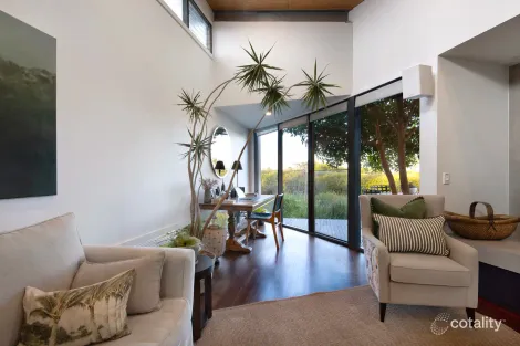 Property photo of 8 Saunders Court Elphinstone VIC 3448