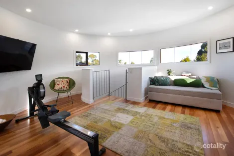 Property photo of 8 Saunders Court Elphinstone VIC 3448
