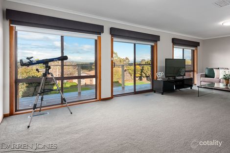 Property photo of 3 Larool Avenue St Helena VIC 3088