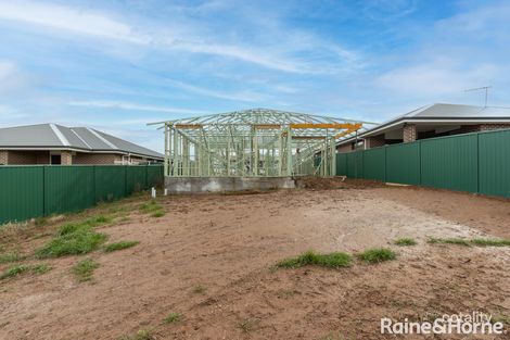 Property photo of 16 Wallace Way Kelso NSW 2795