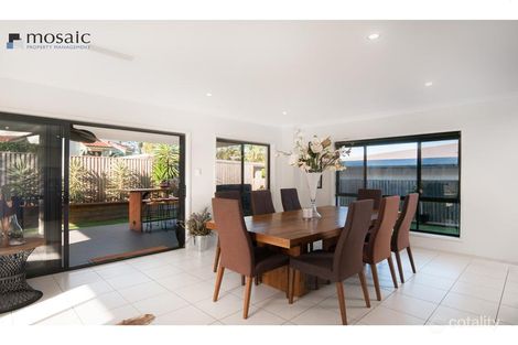 Property photo of 8 Serene Court Bridgeman Downs QLD 4035