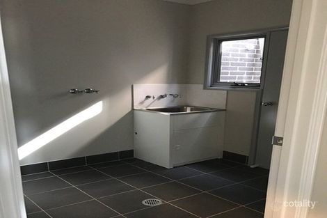 Property photo of 33 Cullen Avenue Jordan Springs NSW 2747