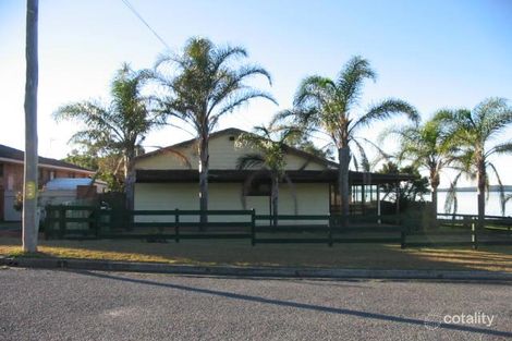 Property photo of 1 Lakeview Avenue Gorokan NSW 2263