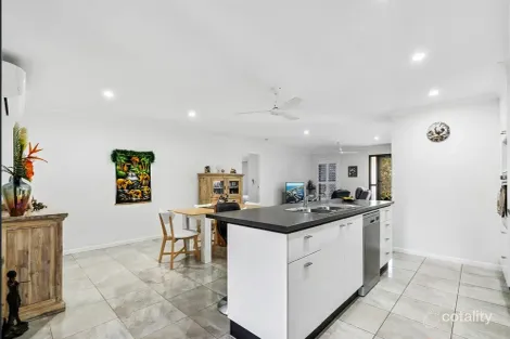 Property photo of 2/2 Finch Avenue Yeppoon QLD 4703