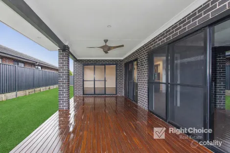 Property photo of 6 Bartlett Crescent Calderwood NSW 2527