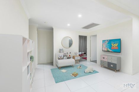 Property photo of 13 Langdon Loop Caversham WA 6055
