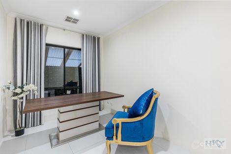 Property photo of 13 Langdon Loop Caversham WA 6055